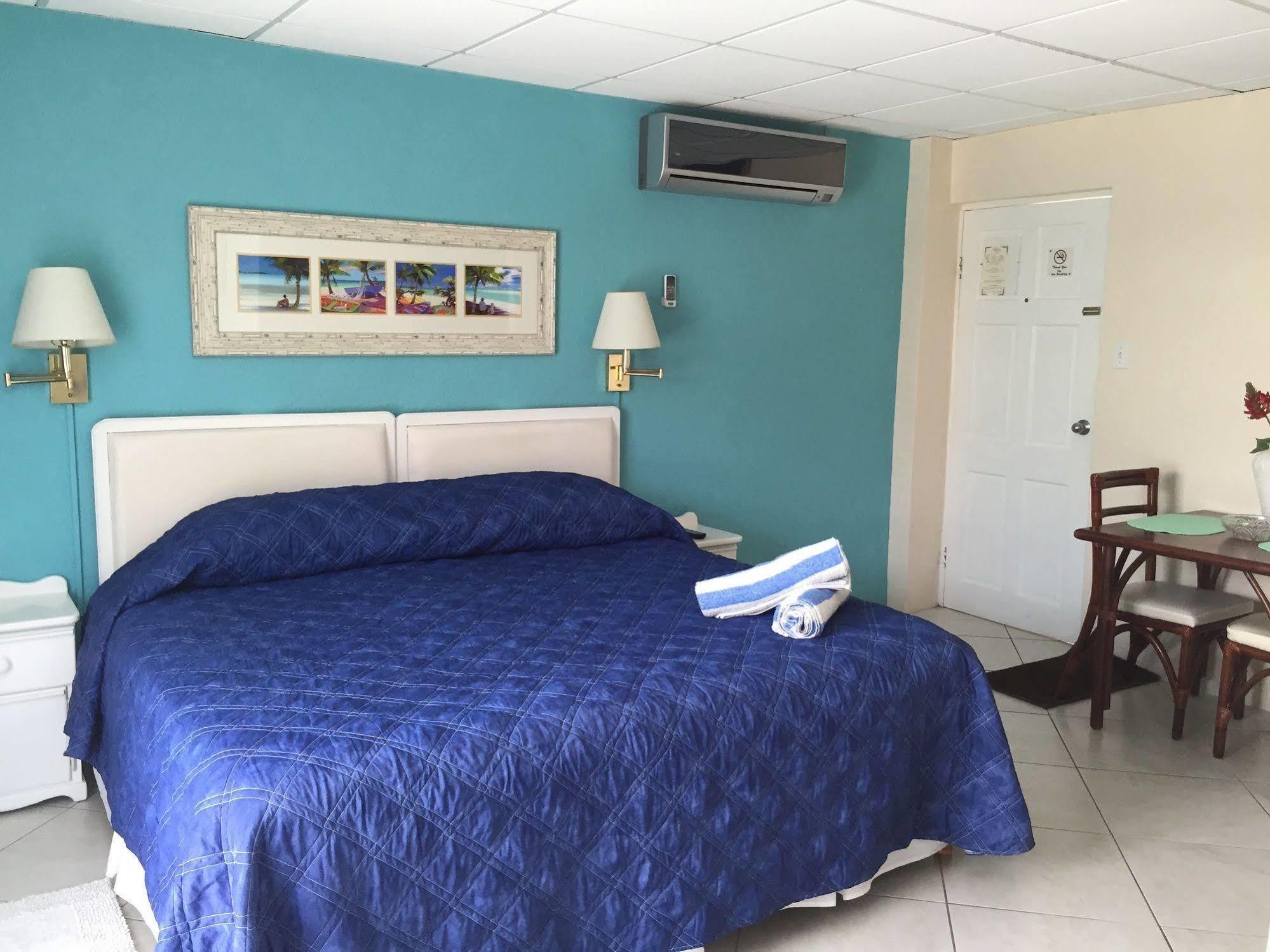 Southern Surf Beach Apartments Rockley エクステリア 写真
