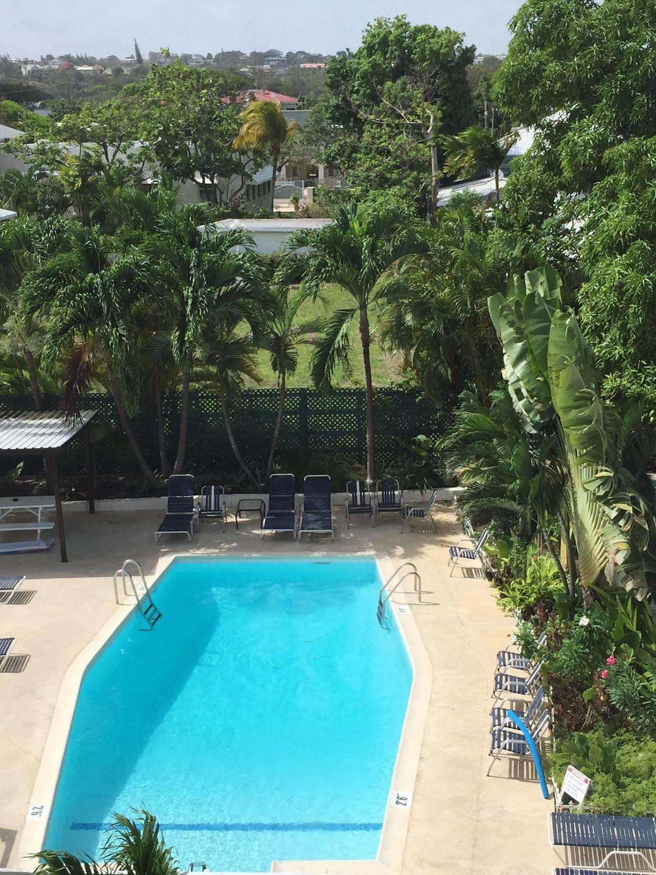 Southern Surf Beach Apartments Rockley エクステリア 写真