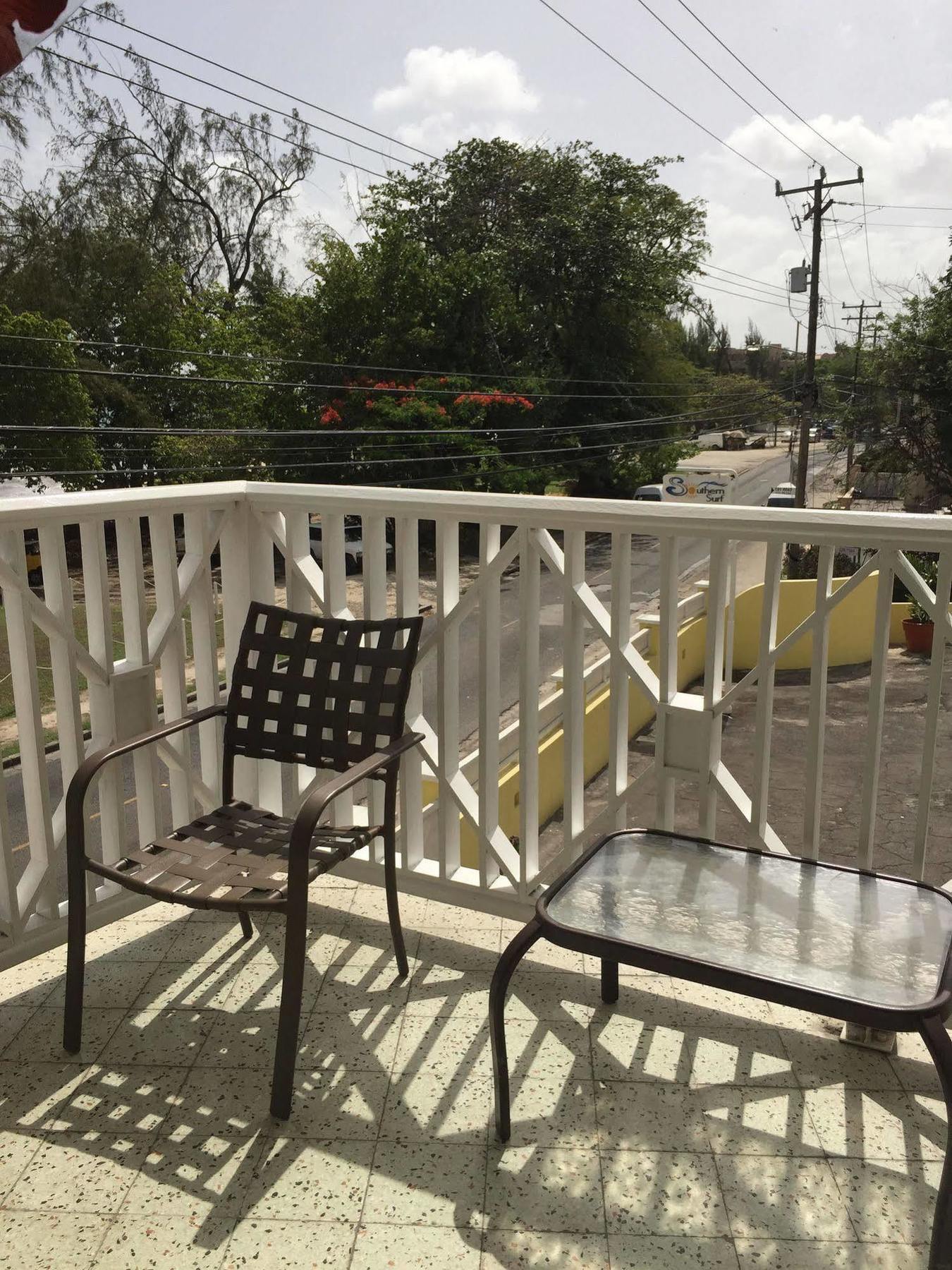 Southern Surf Beach Apartments Rockley エクステリア 写真